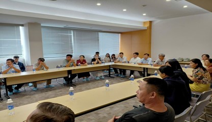Đoàn tham quan và làm việc tại Nhà máy Panasonic Electric Works Việt Nam.