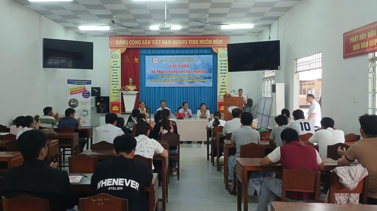 Phát biểu của học viên trong buổi lễ bế giảng