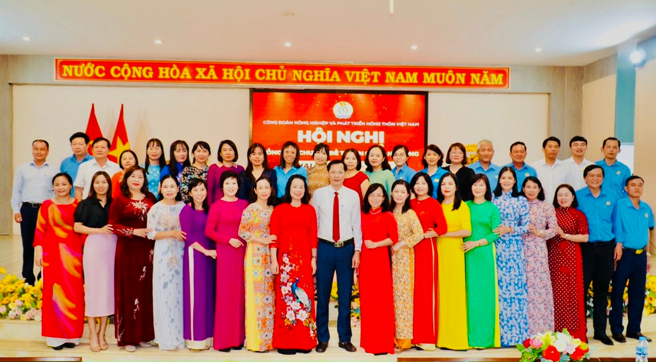 Tham Dự Hội Nghị Tổng Kết Công Tác Tuyên Giáo – Nữ Công Giai Đoạn 2018-2022 Kết Hợp Tham Quan Mô Hình Về Công Tác Đào Tạo Và Hoạt Động Công Đoàn